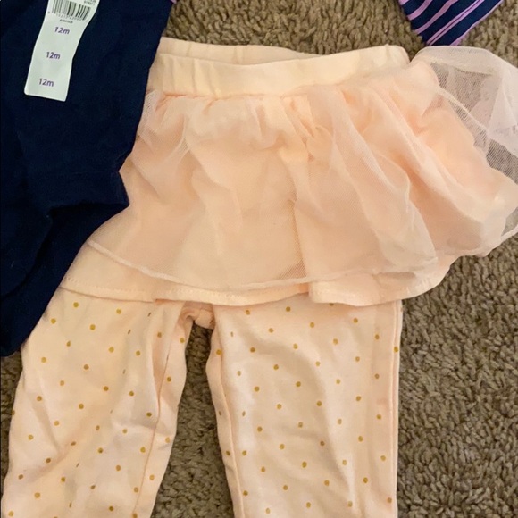 Baby girl onesie and pants - Picture 2 of 3